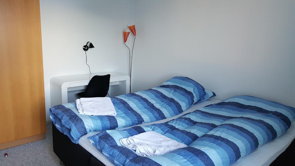 Vandrehuset 2 Og 3 Nuuk Room photo